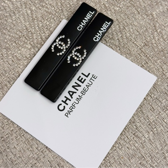 Chanel Beauty Black Hair Clip Duo Set - Picture 3 of 3